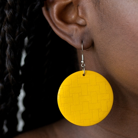 ❤️Paparazzi Yellow Cross Stitch Earrings☆ - Picture 3 of 3